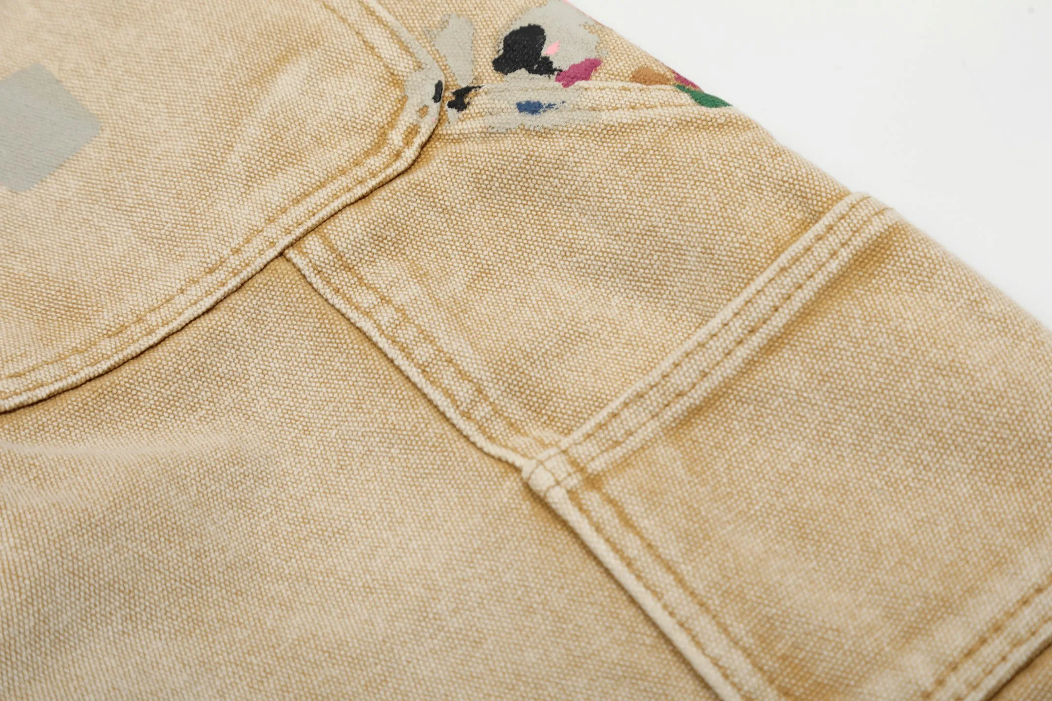 #8129 P250💰 GALLERY DEPT American retro splash-ink splicing micro-horn logging overalls raw edge jeans - Original purchase and pattern making to truly restore the ultimate texture of Vintage - Original hardware accessories, washed and other elevators, QR code analysis are all purchased from the original factory, high degree of restoration, welcome to compare with a certain product~ - Three-dimensional version Loose and comfortable, not picky about the figure, taller and slimmer, factory Seiko, original factory quality control, same style for men and women, can be matched with couples Versatile recommendation: must-have jeans for all seasons Size: S-XXL (28-36)